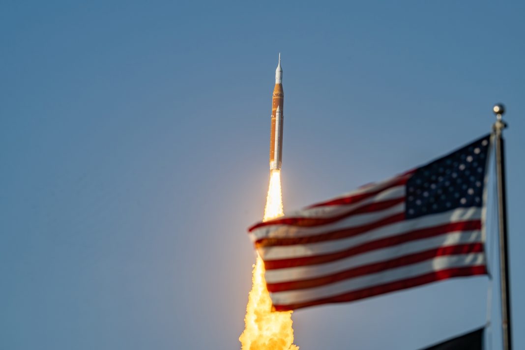 Boeing And Lockheed: SpaceX Hype Isn't Needed For These Buys