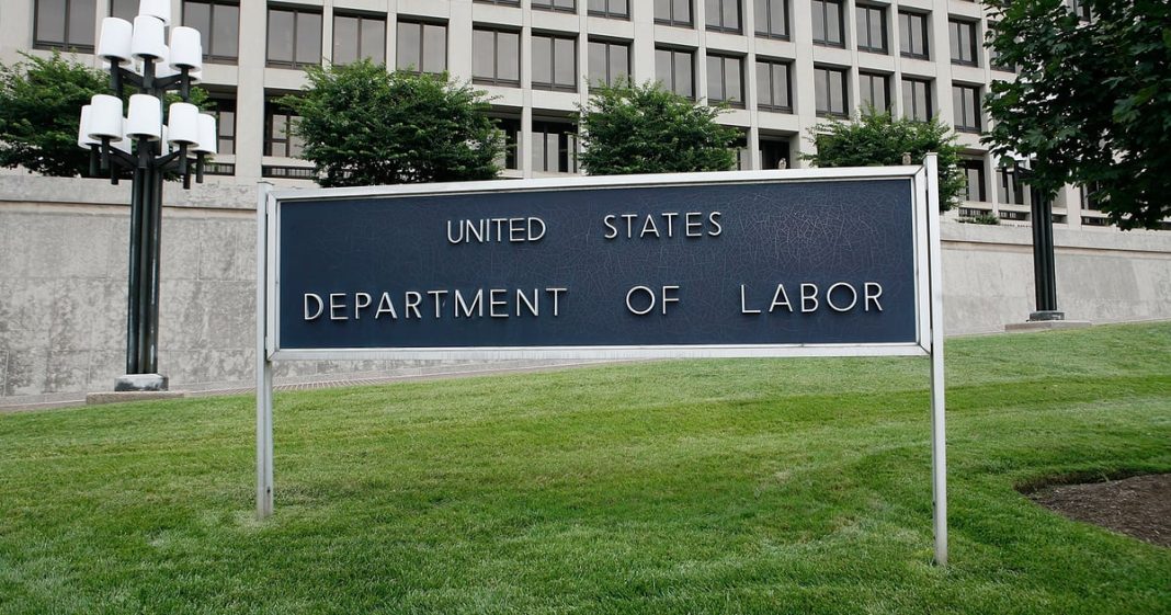 DOL Rule to Ease Alts in 401(k)s Draws Over 37,000 Comments
