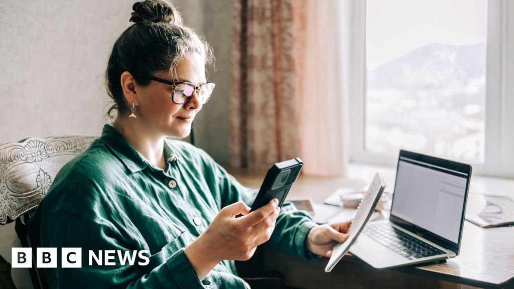 Three-quarters of workers not on track for ‘moderate’ pension income, report suggests