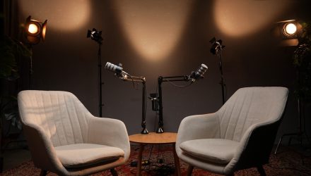 Trends With Benefits #159: Steph Pomboy: AI Debt Binge, Credit Cracks, & Gold